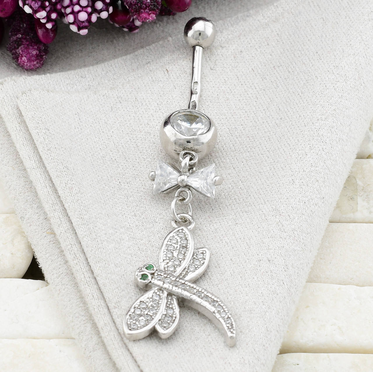 

Серебряный пирсинг Стрекоза размер 50х13 мм вставка белые фианиты вес 4.25 г