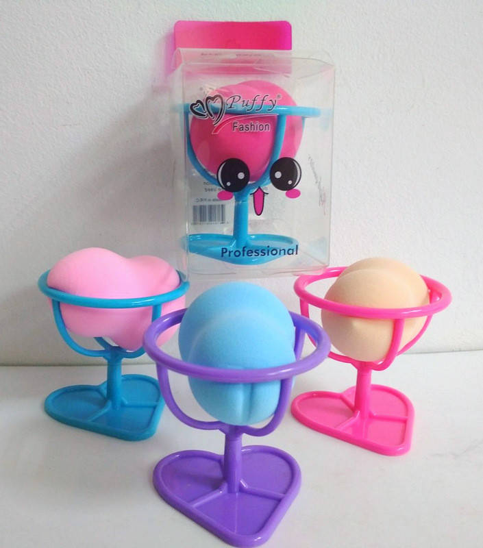 

Спонж для нанесения макияжа Puffy фигурный на подставке
