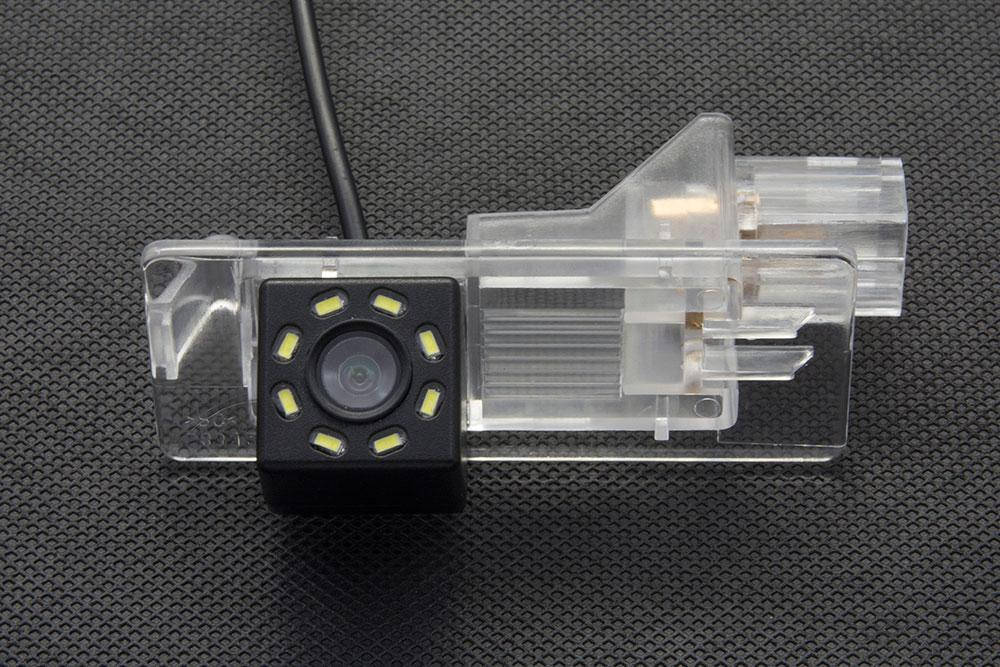 

Камера заднего вида штатная для Renault Fluence, Clio 4. CCD 8 Led