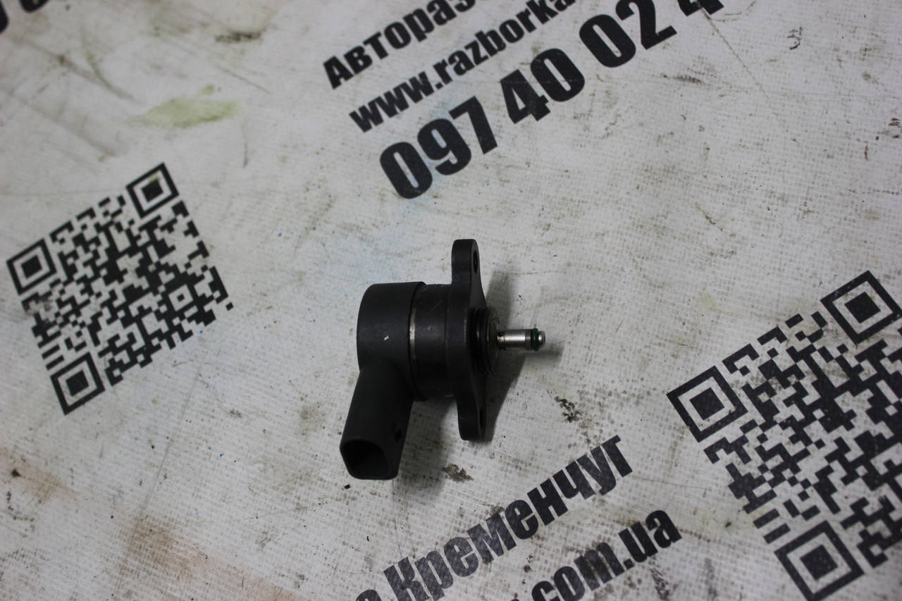 

6110780149 Mercedes регулятор давления топлива в топливной рейке