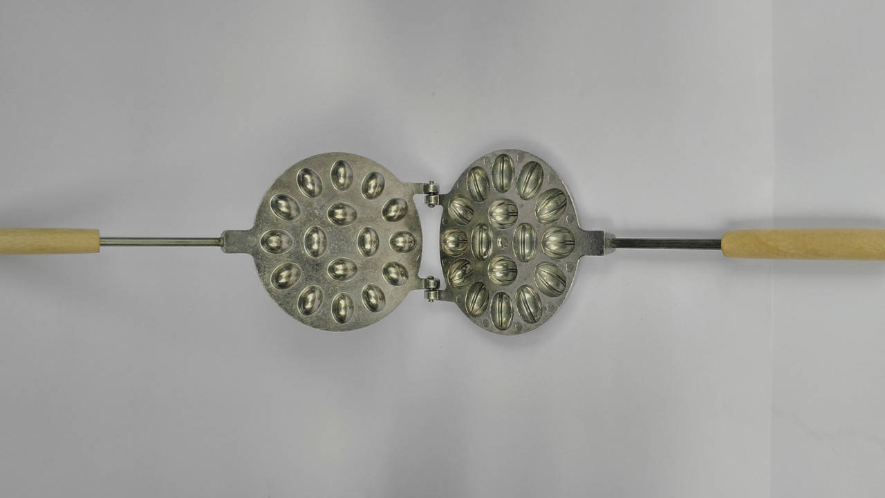 

Форма для выпечки "Орешки"(16)