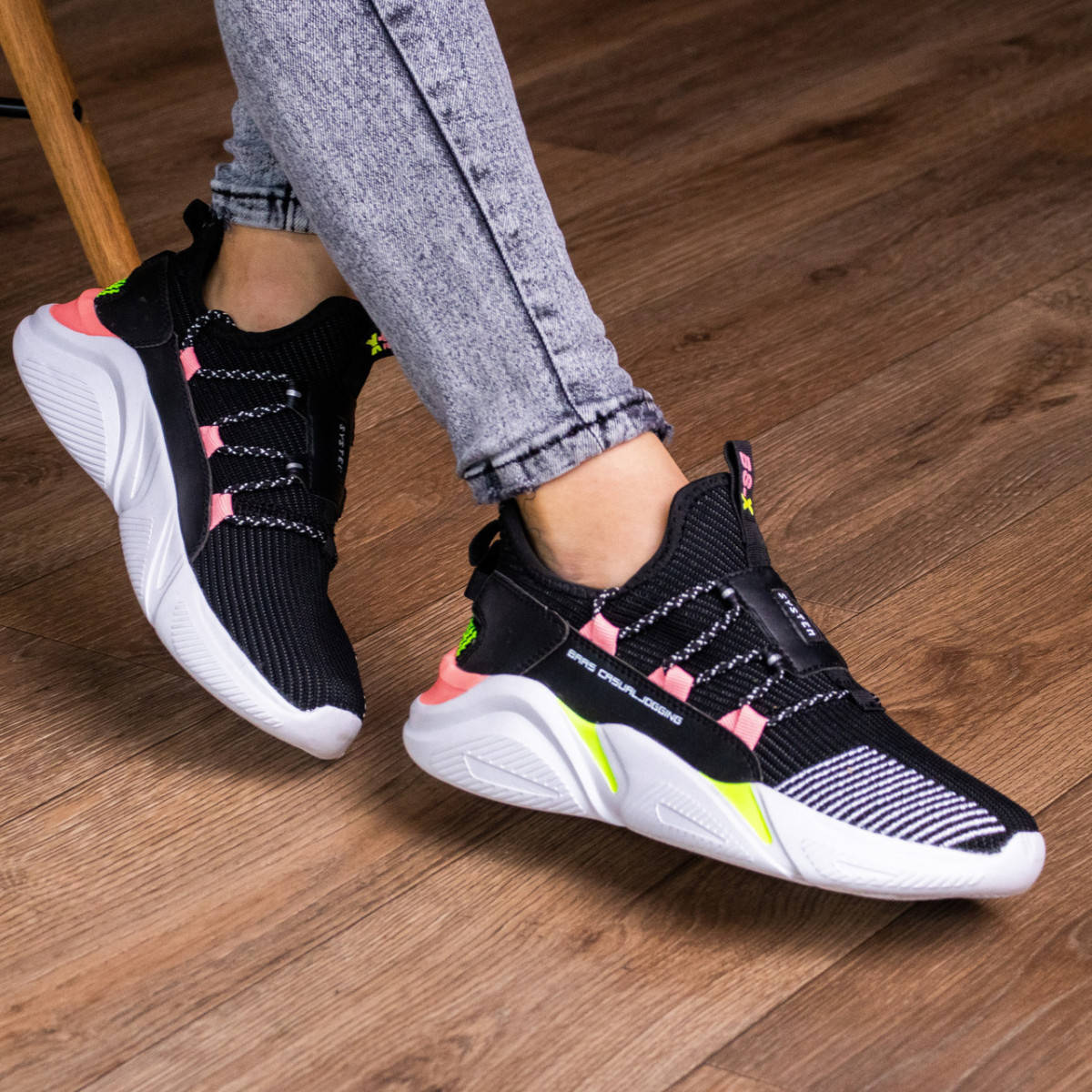 

Черные Кроссовки Женские 39 размер 24,5 см Louie (39 40 р.), Черный