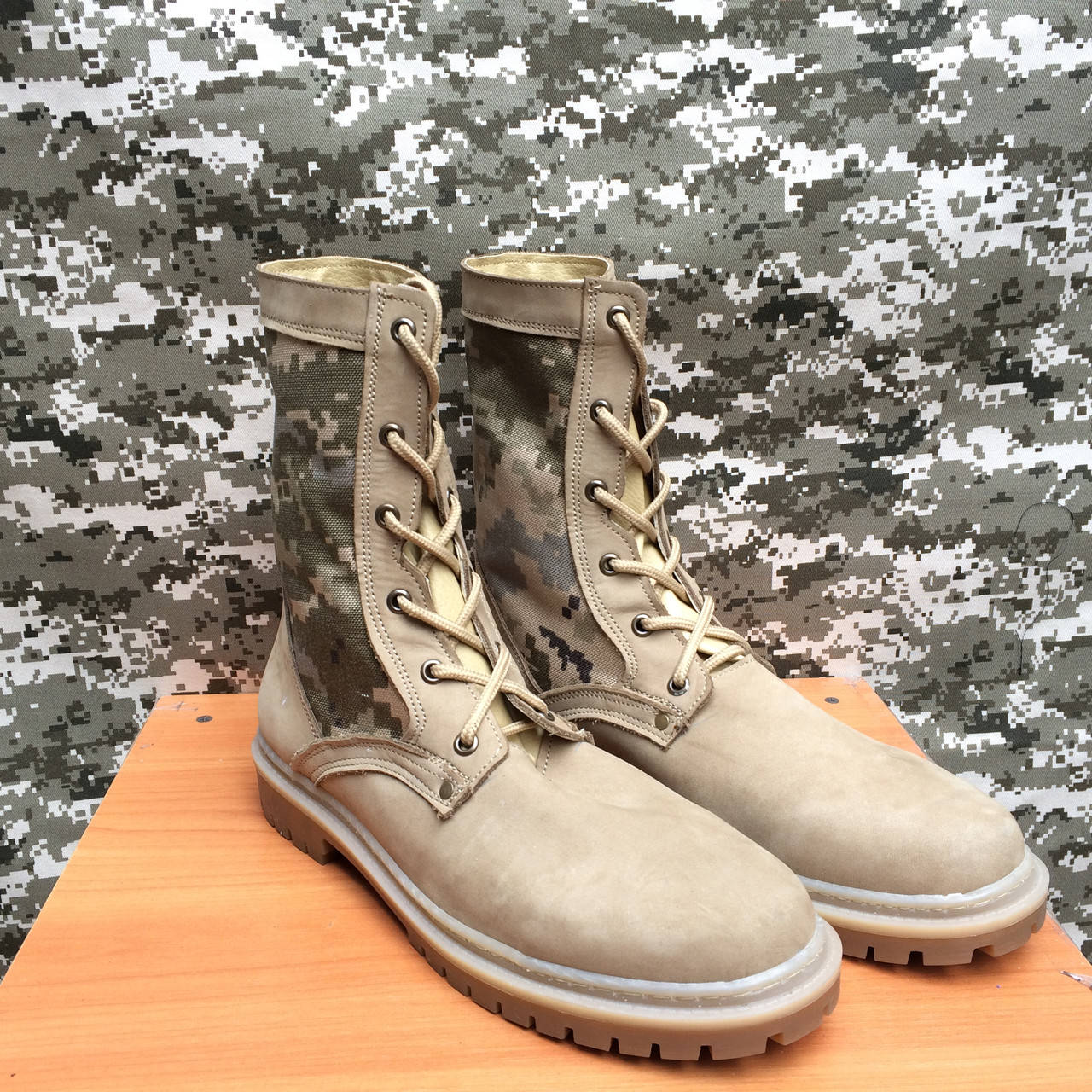 

Берцы / Пиксель / Львов