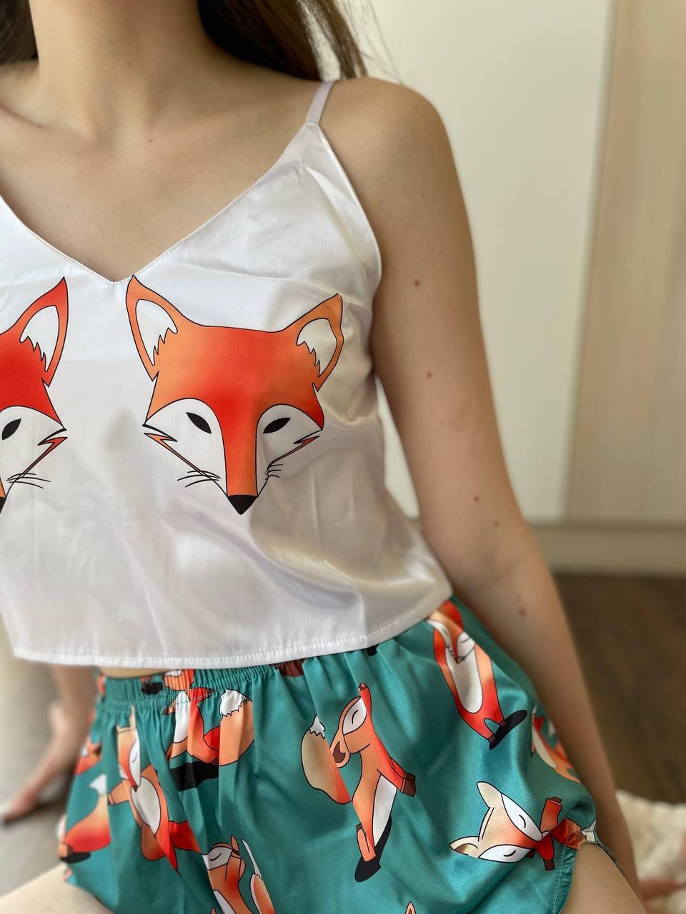 

Стильная соблазнительная женская шелковая пижама с принтом лисички атласный комплект для сна топ и шорты