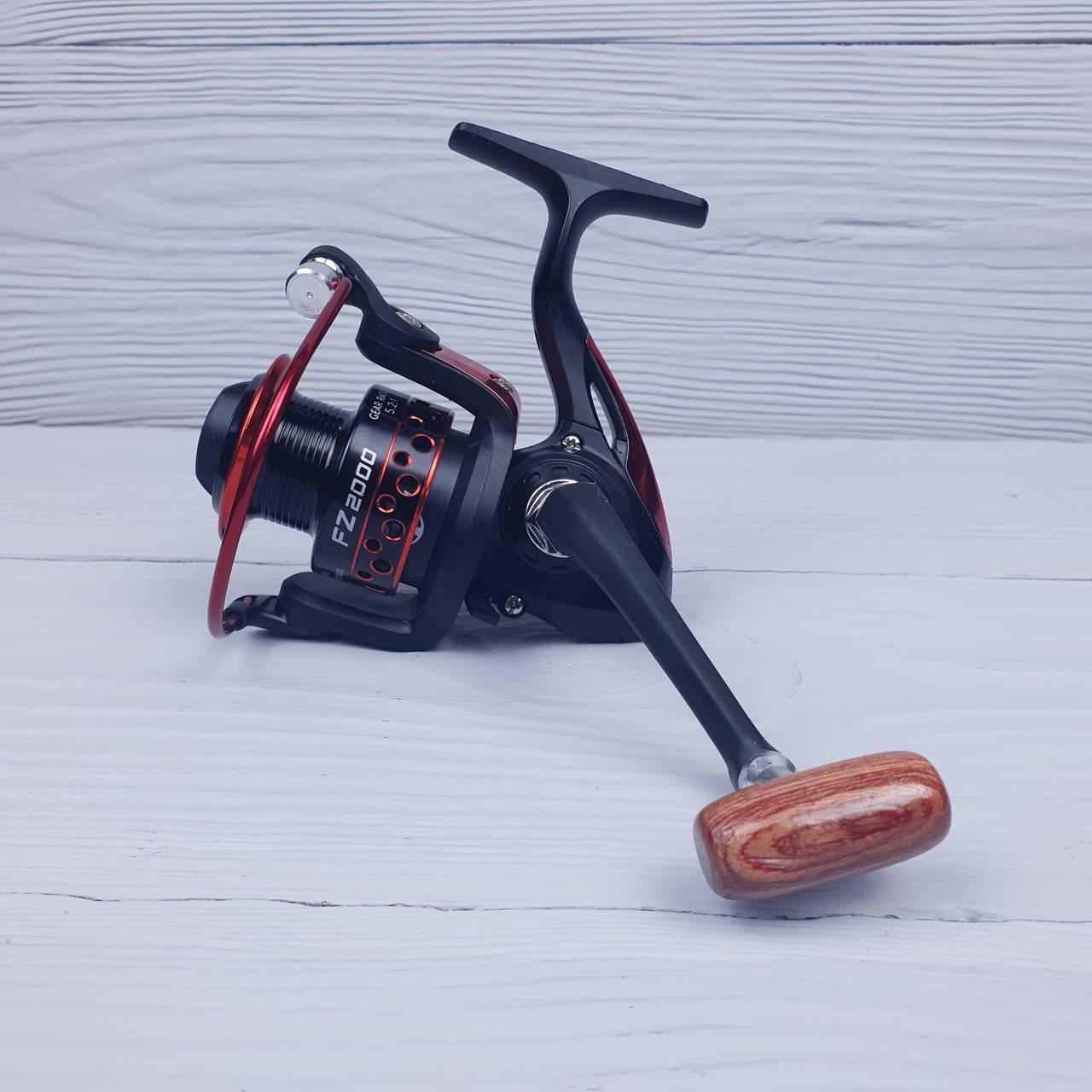 

Безынерционная катушка для спиннинга на щуку Shark FZ4000, Черный