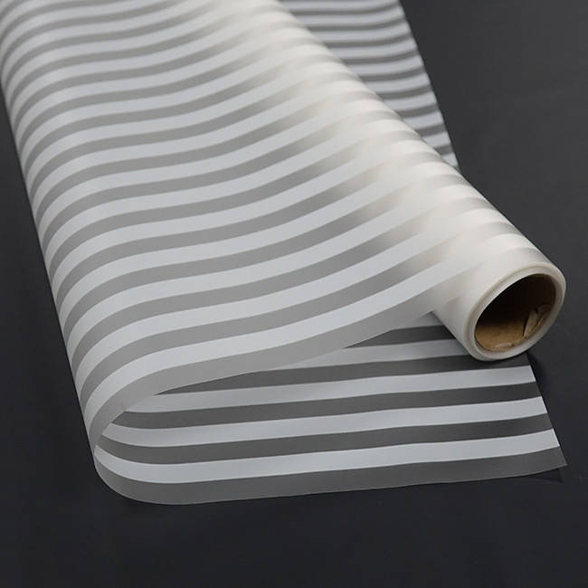 

Пленка матовая калька флористическая "Полоски" 70 см Х 10 м белый