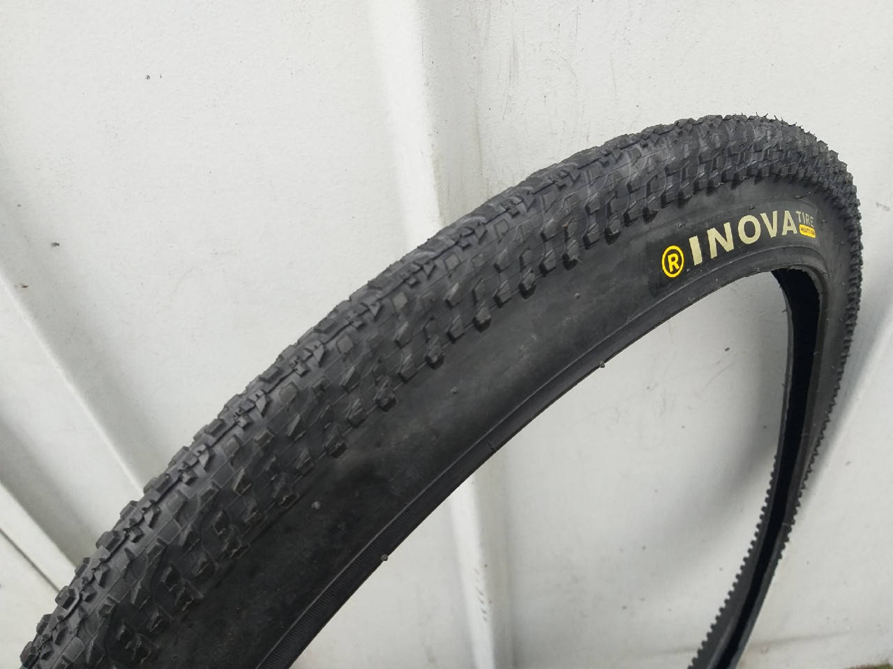 

Велосипедная покрышка Inova "Мелкий шип" 27.5х2.10 (велопокрышка, велорезина)