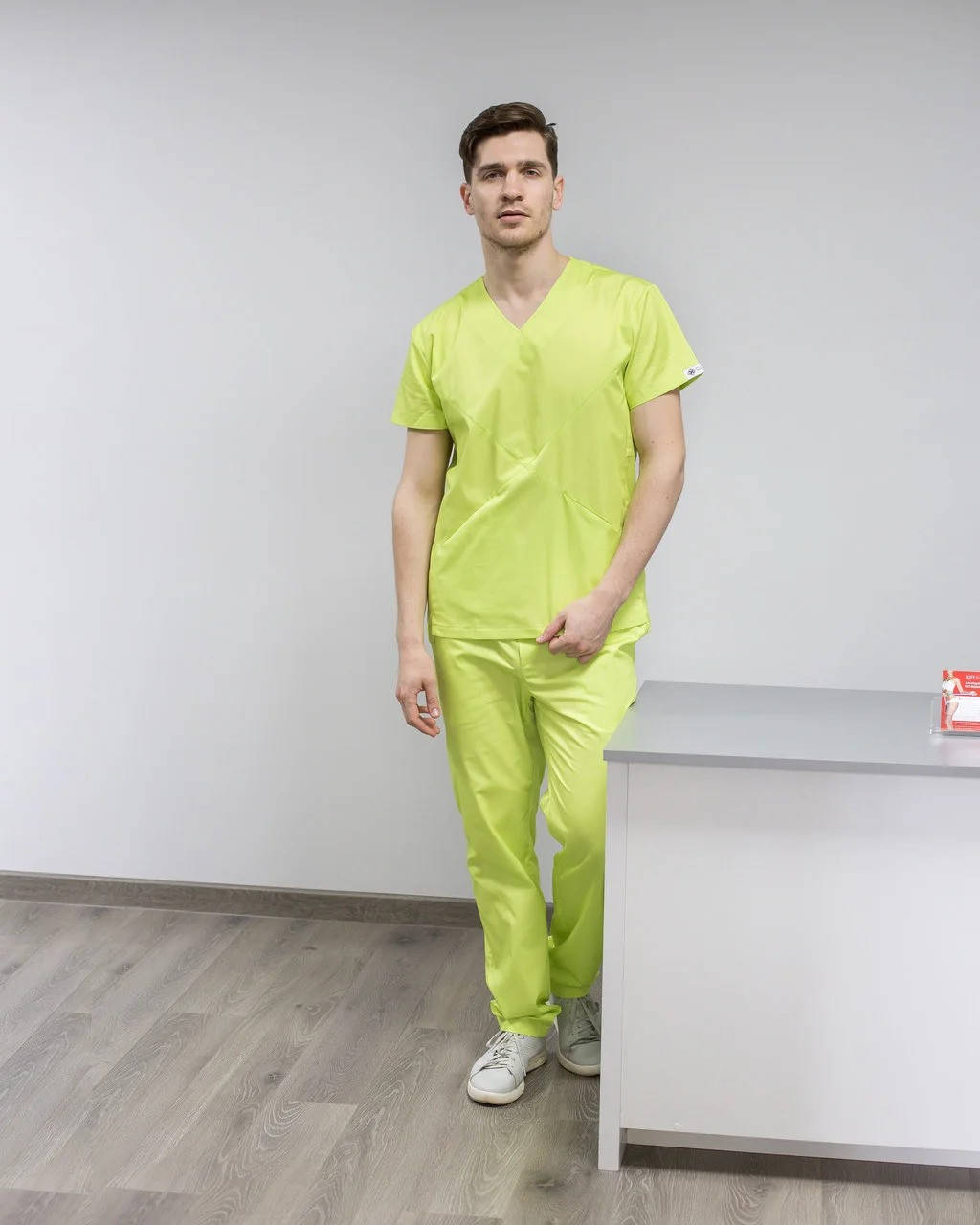 

Медицинский хирургический костюм мужской цвет лайм, Разные цвета