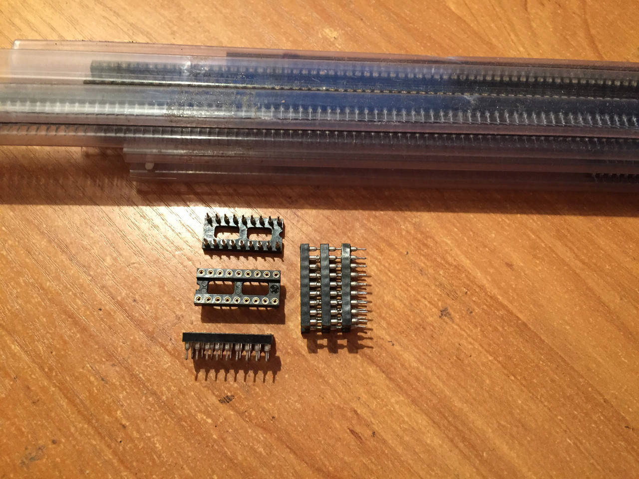 

Панелька под микросхему 16 ног. Новые. В лоте 1 штука!