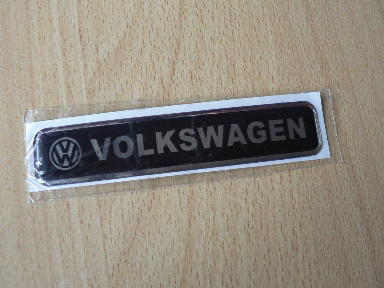 

Наклейка s надпись Volkswagen 100х20х1мм силиконовая на авто эмблема логотип Волксваген