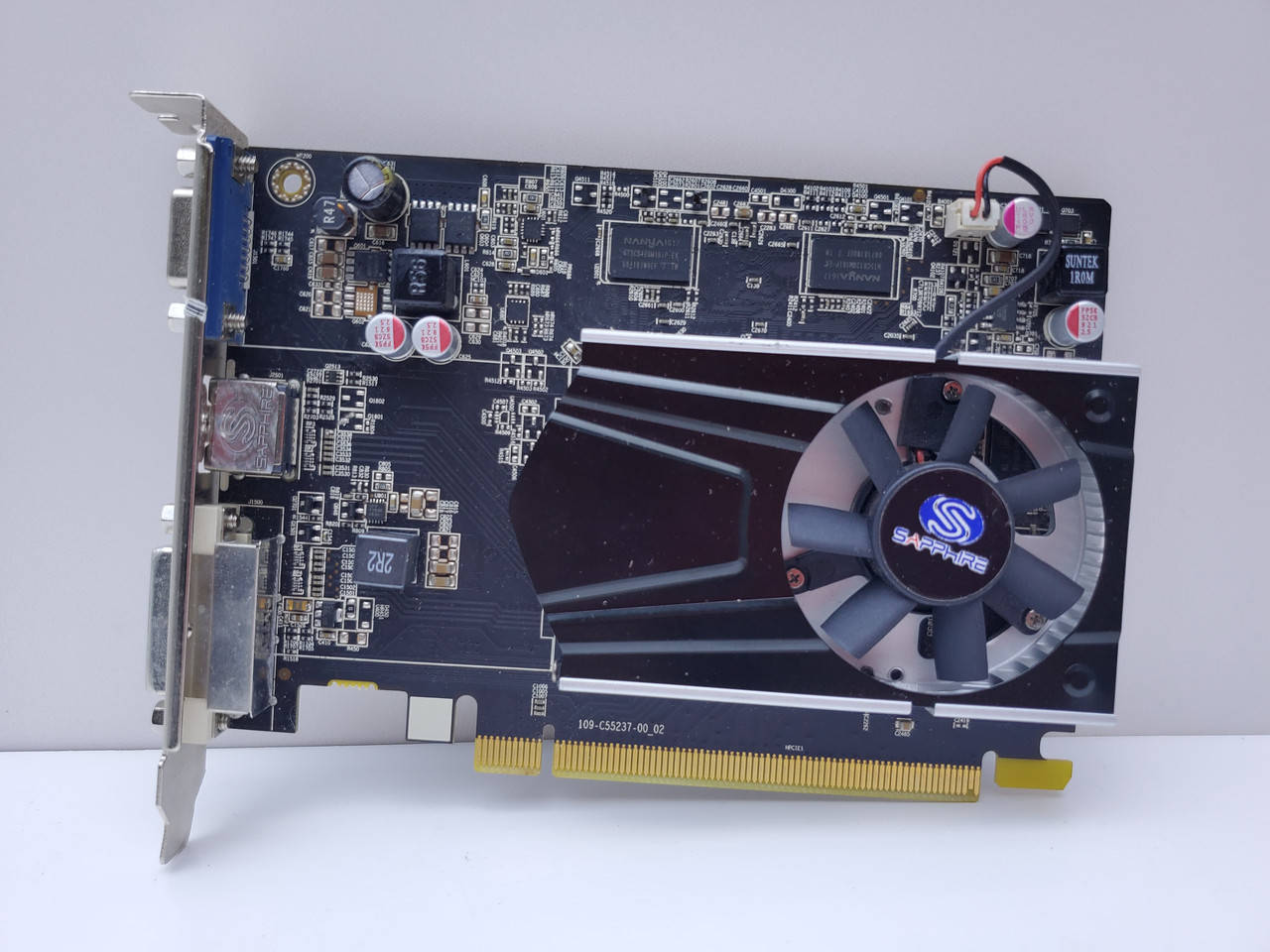 

Видеокарта ATI Radeon R7 240 2GB PCI-E HDMI