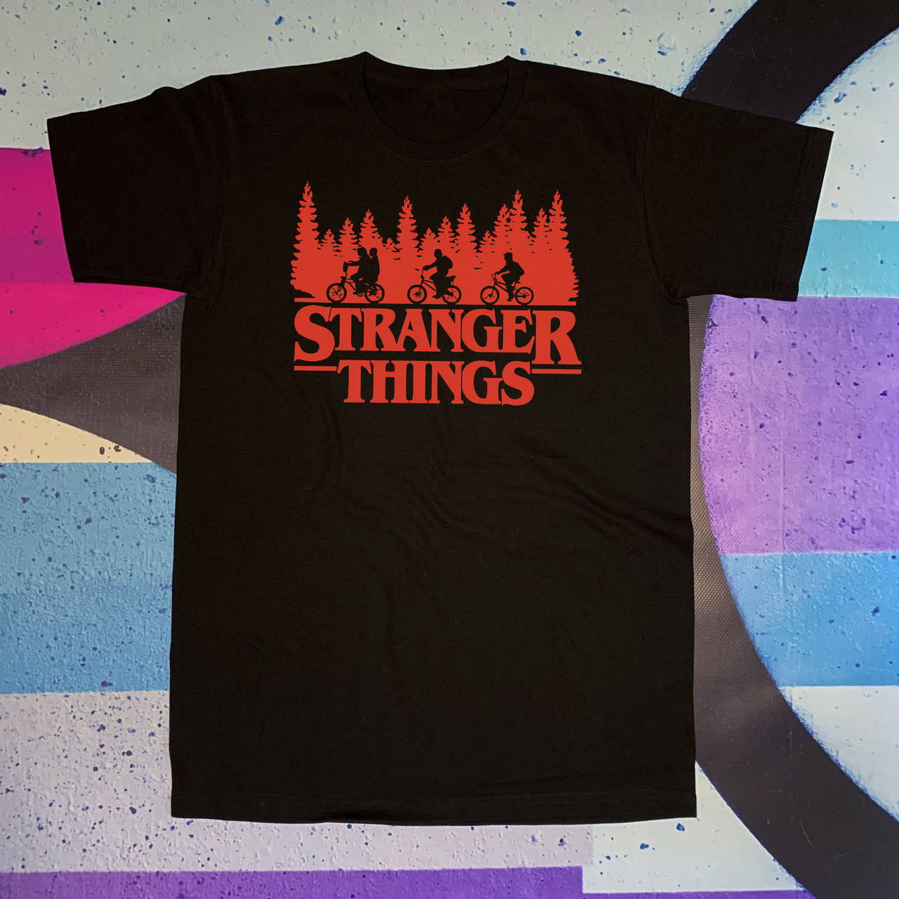 

Чёрная футболка Stranger Things
