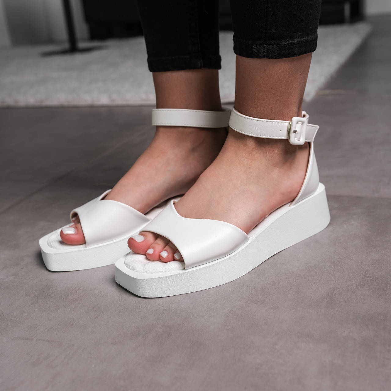 

Женские босоножки Fashion Charlie 3613 38 размер 24,5 см Белый