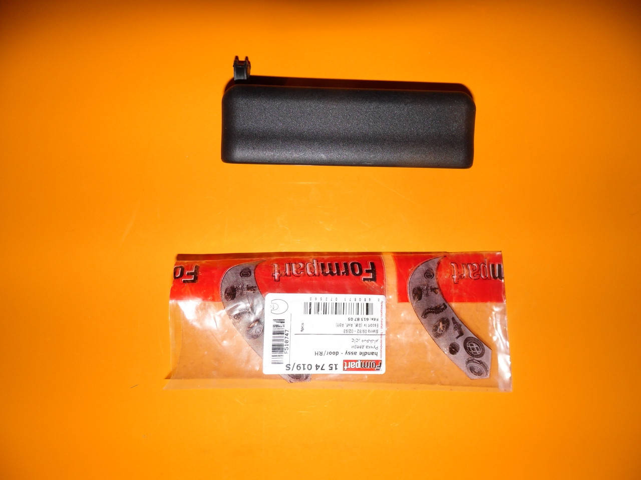 

Ручка двери правая на Форд Сиерра Скорпио Ескорт Орион Фиеста FORD sierra scorpio escort Formpart 1574019S