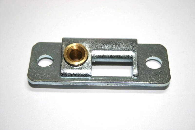 

Планка замка багажника 1102 с латунной втулкой покрытая