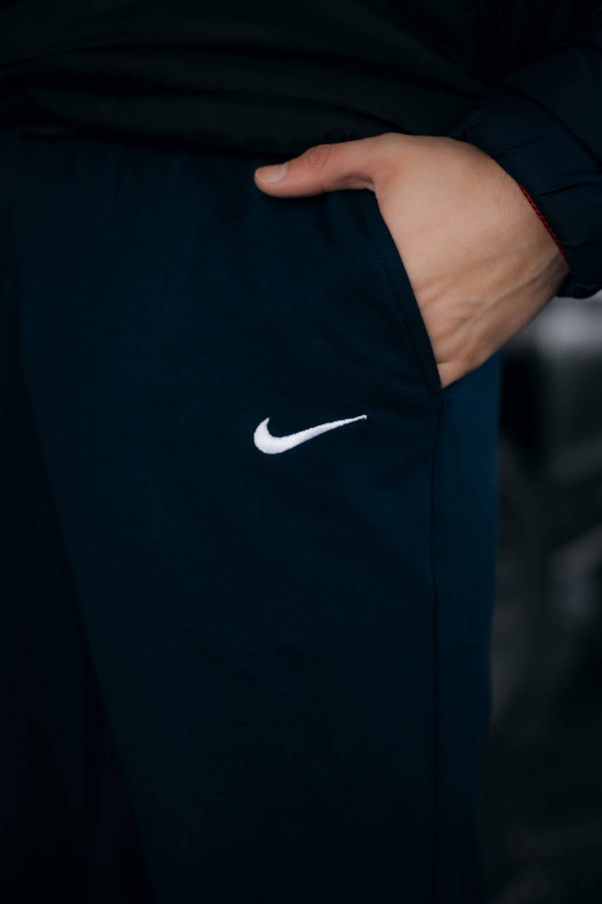 

Спортивные штаны мужские Nike (Найк) CL весенние осенние темно-синие | Брюки трикотажные легкие ТОП качества, Темно-синий