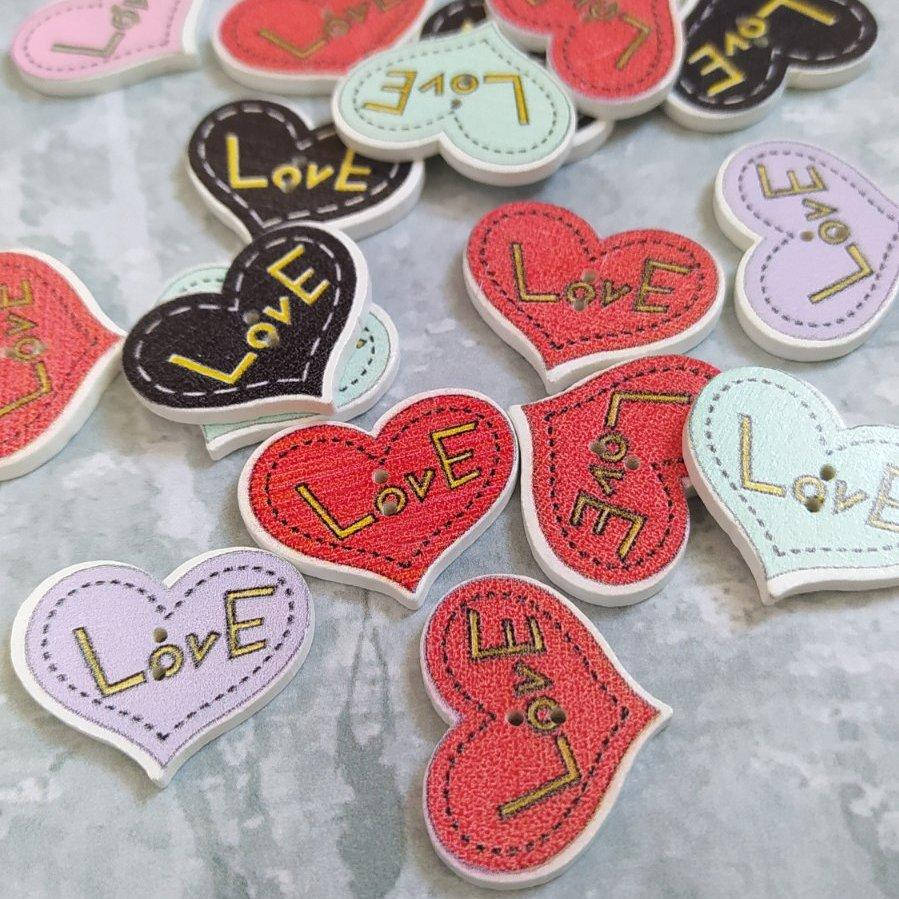 

Пуговичка сердечко "Love"