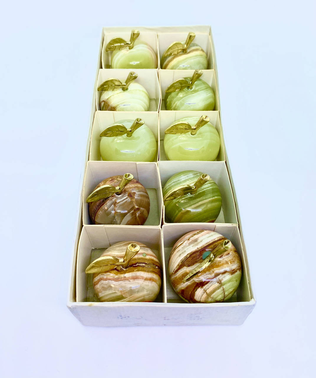 

Молодильное яблоко из оникса-сувенир, денежный оберег, статуэтка яблоко из натурального камня оникс,набор 10шт