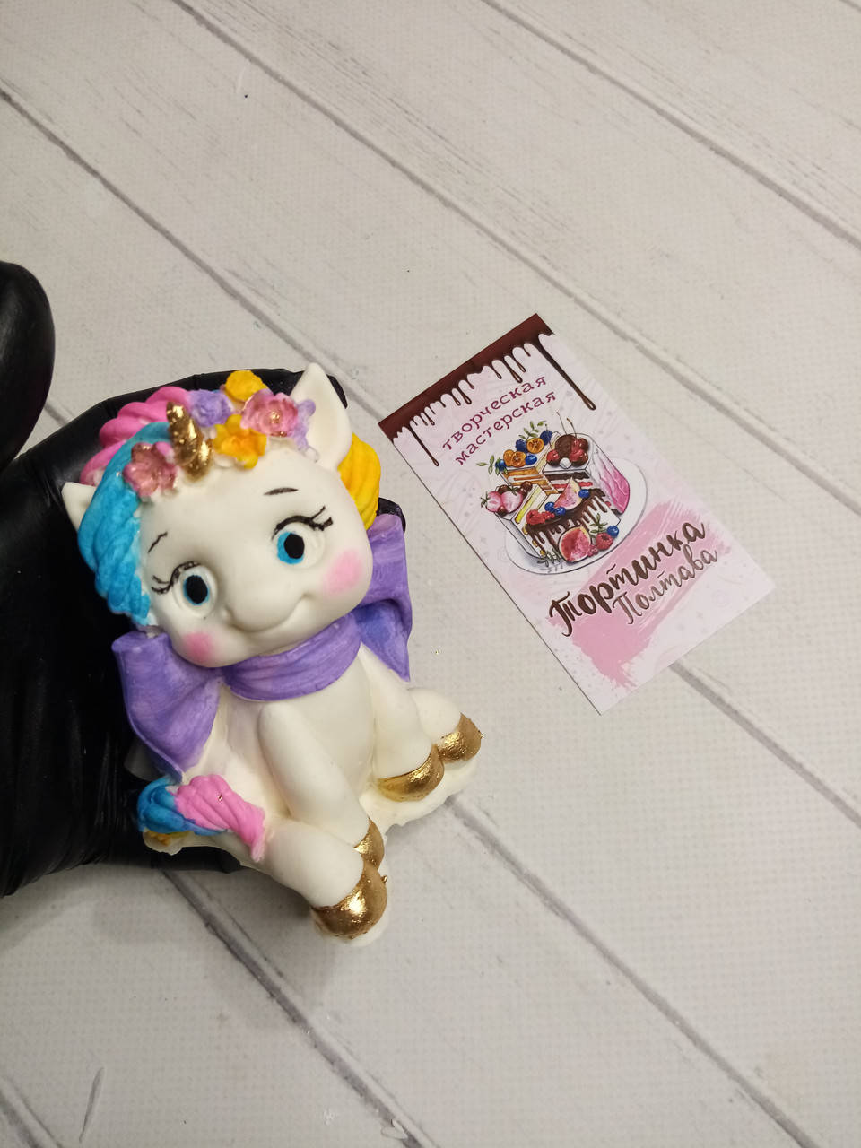 

Фигурка мишка единорог бантом 9 см