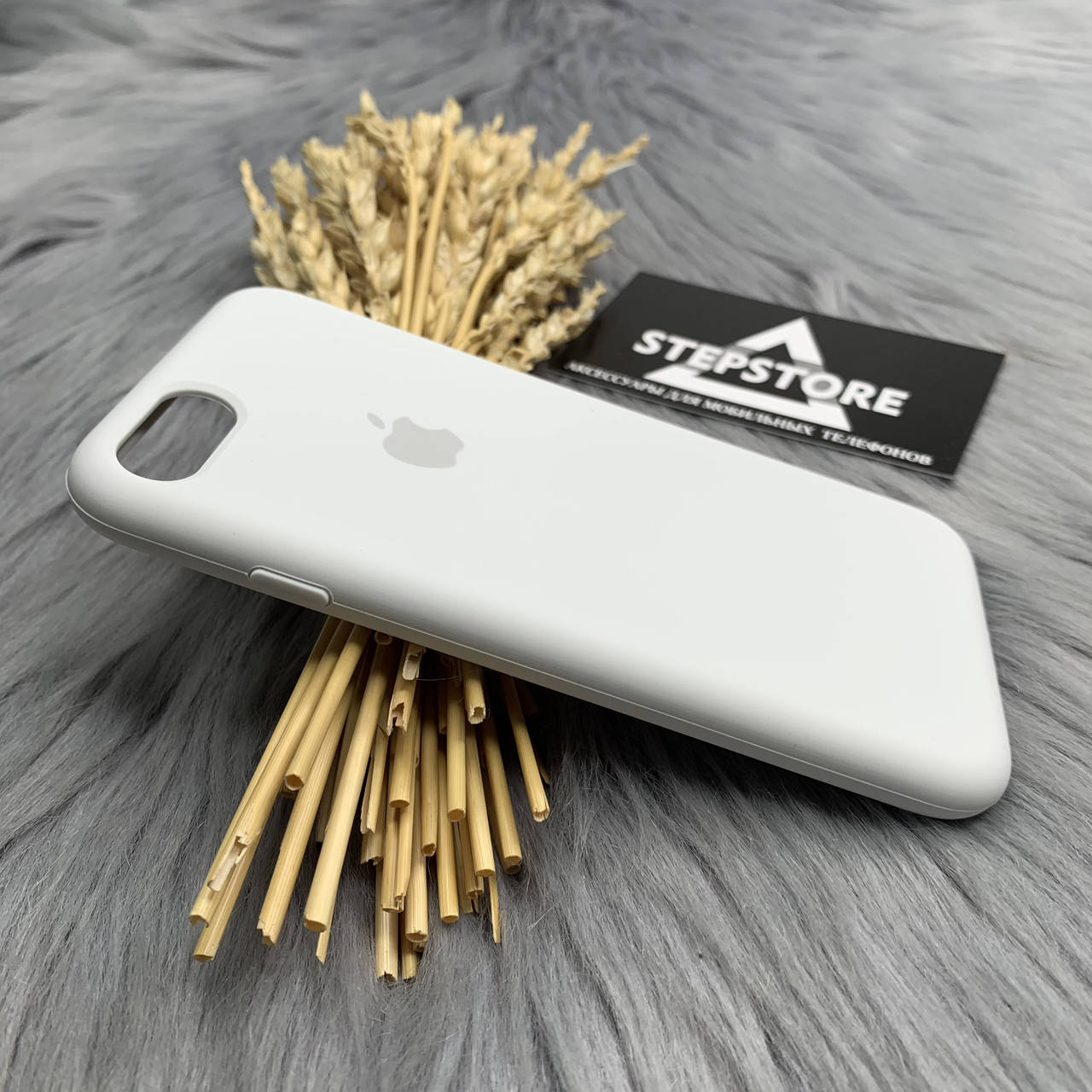 

Чехол Silicone Case 360 Full для iPhone 7 / 8 / SE 2 / 3 с микрофиброй закрытым низом противоударный черный 21. Белый (white)