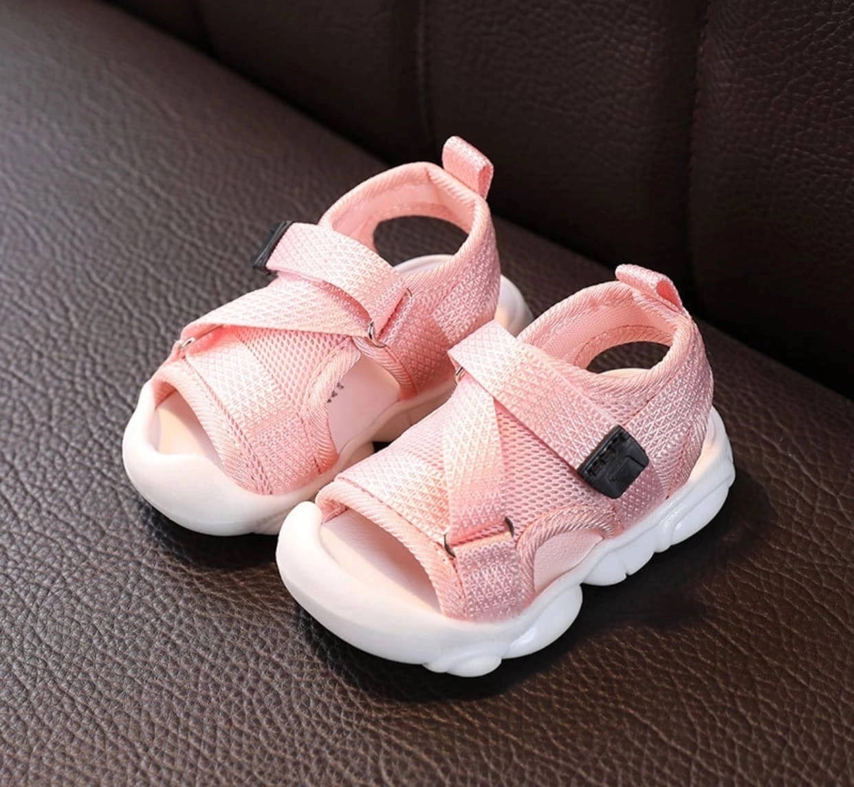 

Детские летние босоножки на девочек, цвет розовый с белым. летняя обувь для детей и малышей
