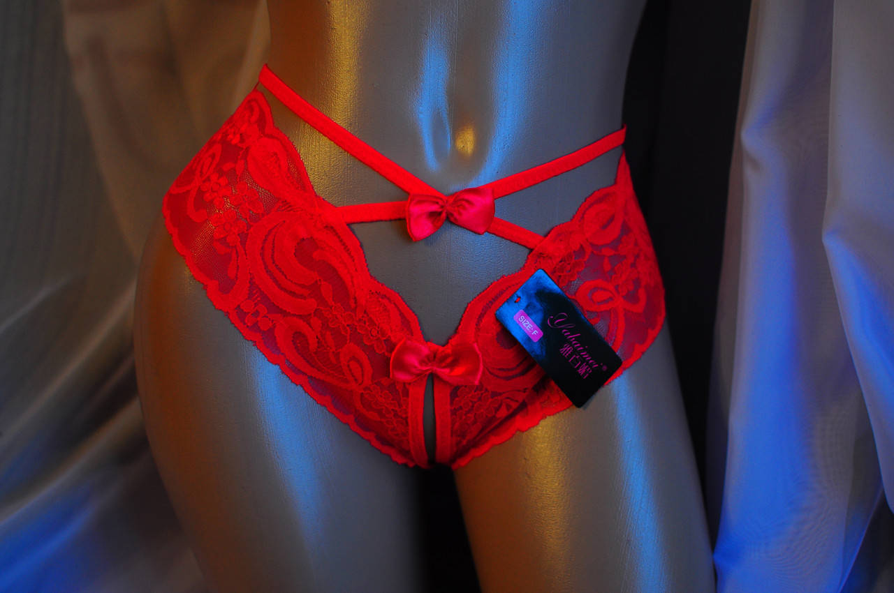 

Милые яркие красные женские трусики с шлейками и бантиками, с интимной прорезью снизу доступ "Луна", Красный