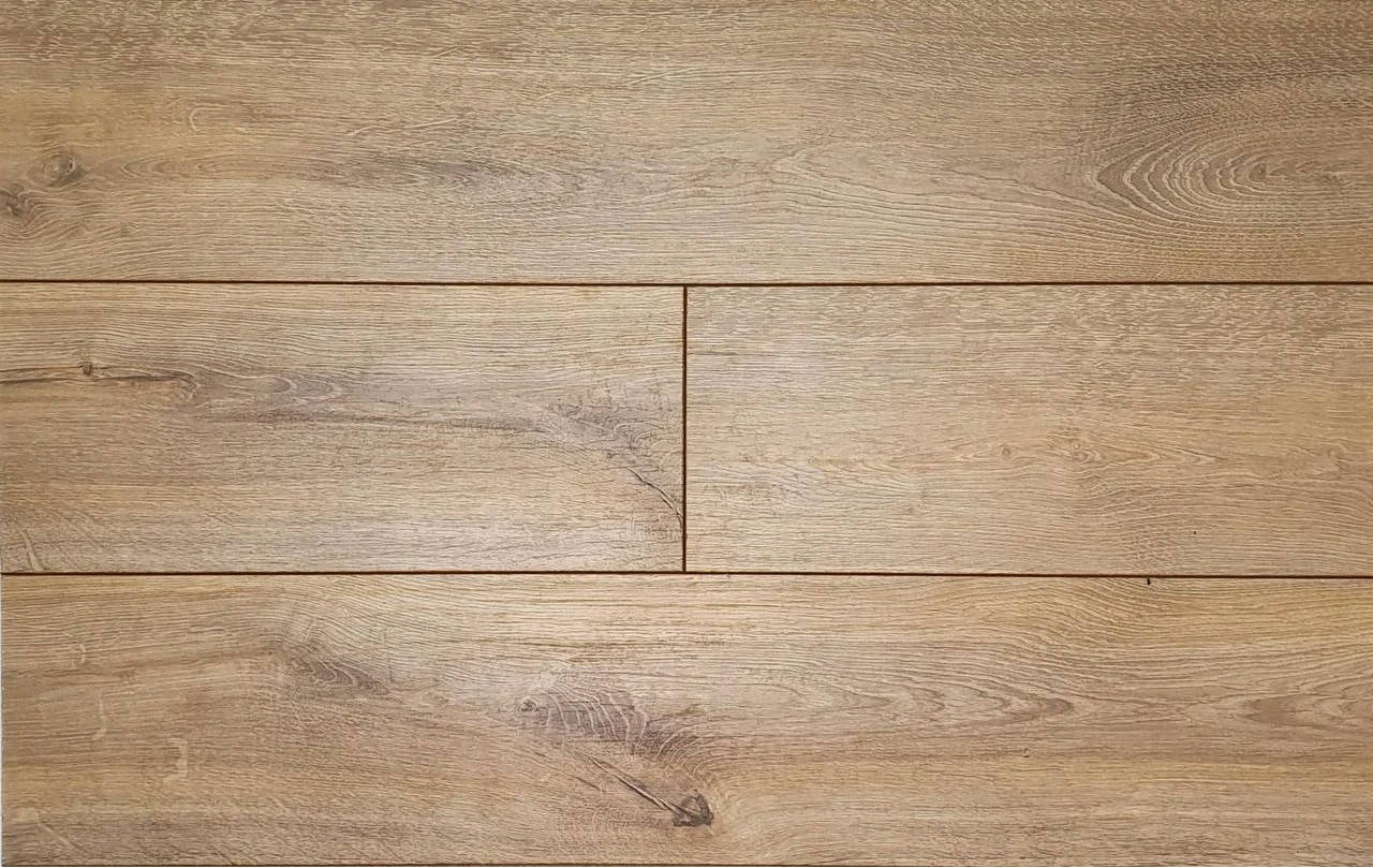 

Ламінат Kronopol 7704 Parfe Floor Narrow 4V Дуб Верден 8мм/33кл фаска (1,975м2/ 9шт.)