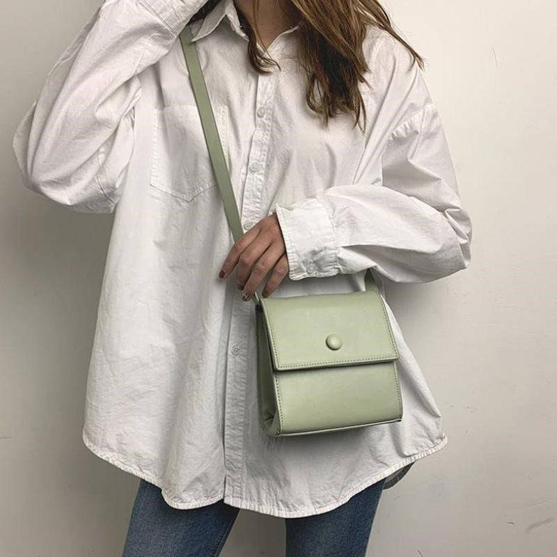 

Сумка жіноча MORO Chic оливковая M-4197GR