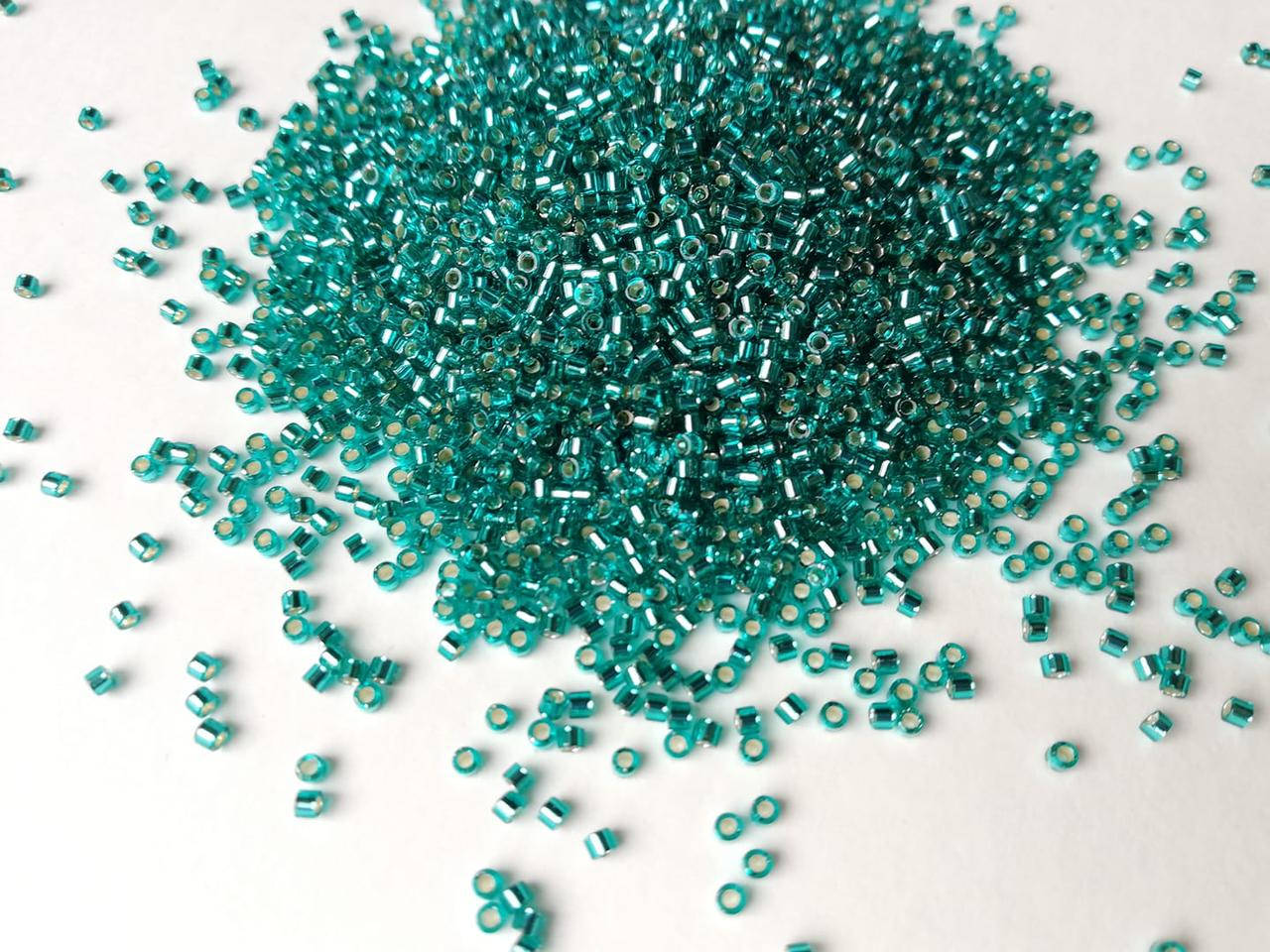 

Японський бісер Miyuki Delica 11/0 DB1208 Silver Lined Caribbean Teal