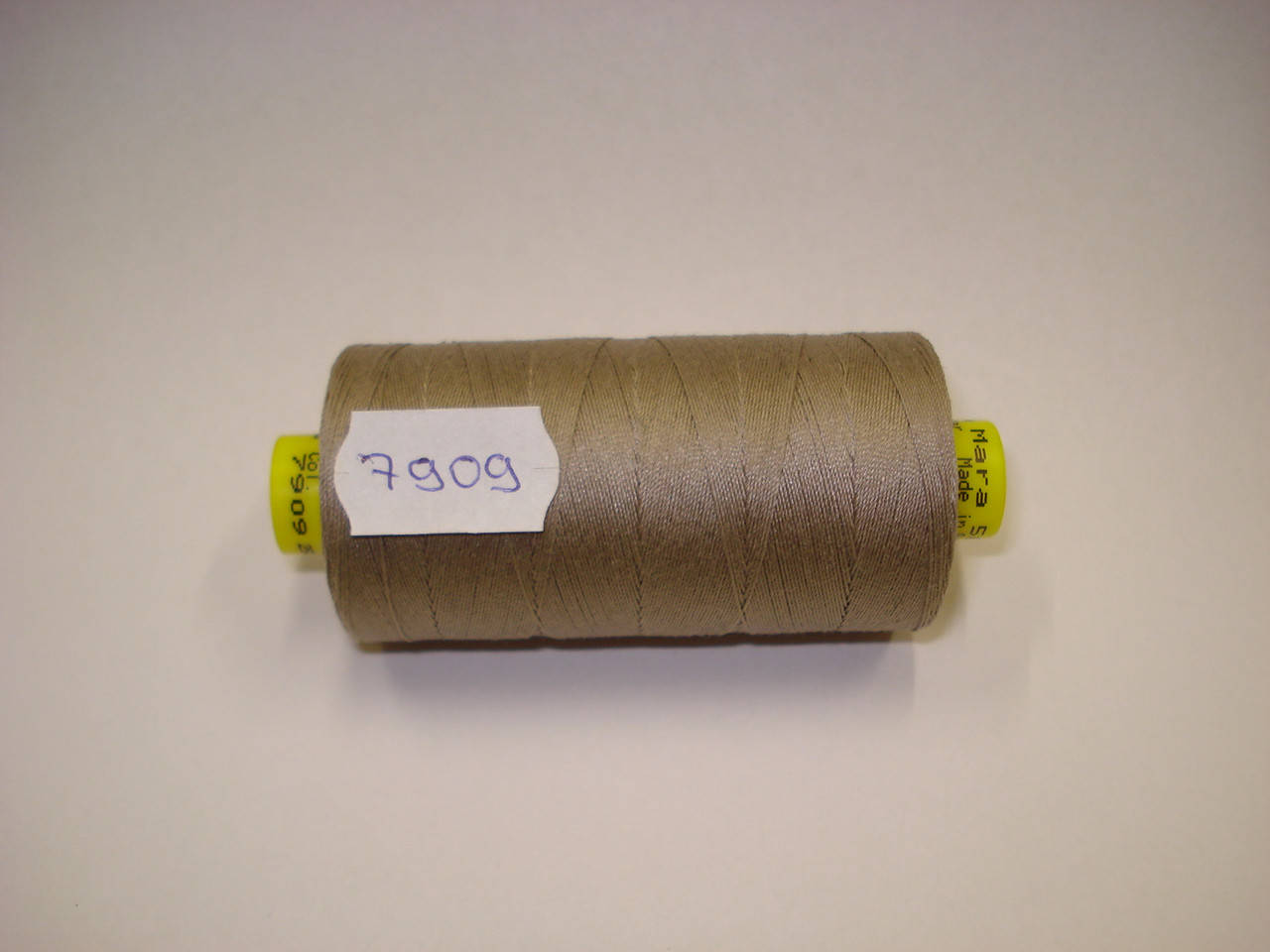 

Нитка Gutermann mara №50 500м.col 7909 бежево-серый (шт.)