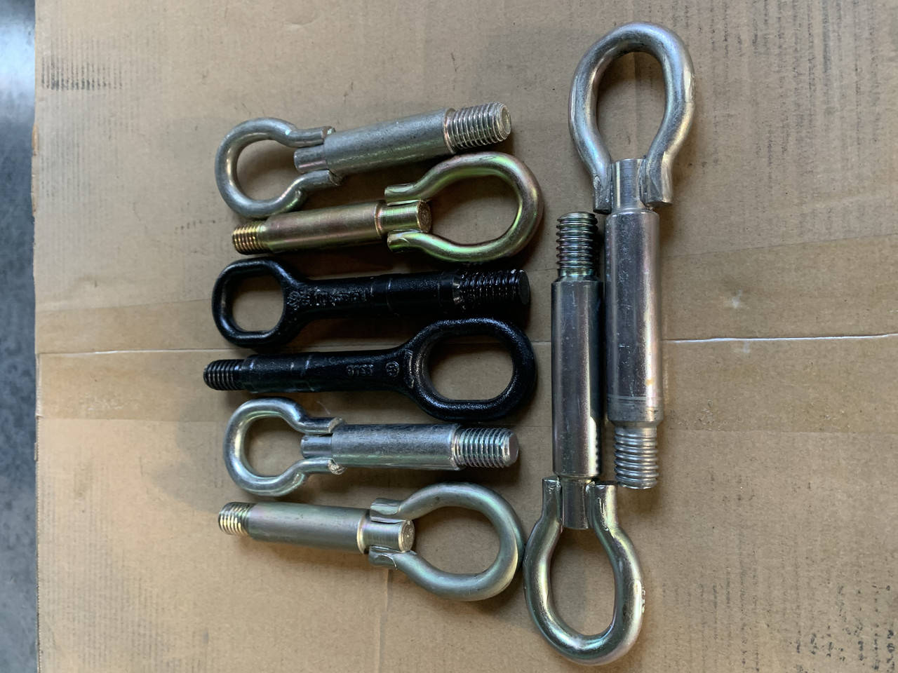 

Буксировочные крюки Петля Ухо на все модели Сеат Seat Altea Ibiza Leon Toledo Ateca Exeo