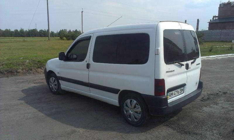 

Стекло C. Berlingo I / P. Partner I 96-08 Сплошное Салона Левое SG