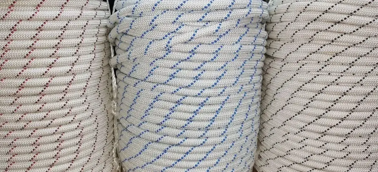 

Веревка Кани 10 мм 40 класс, бухта 100 м ( 2000092580891, 2000012778018, 2000092580907 )