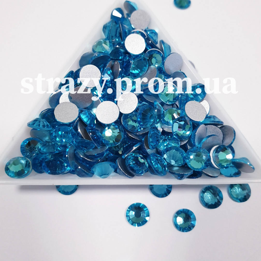 

Стразы ss16 Aquamarine (4,0мм) 1400шт "Crystal Premium"