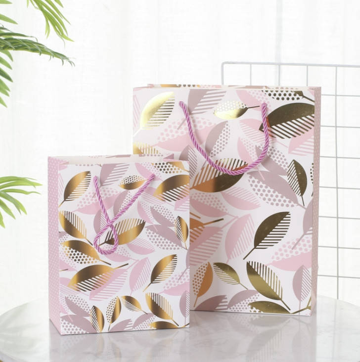 

Пакет большой вертикальный "Листья розовые + золото" 26х32 см