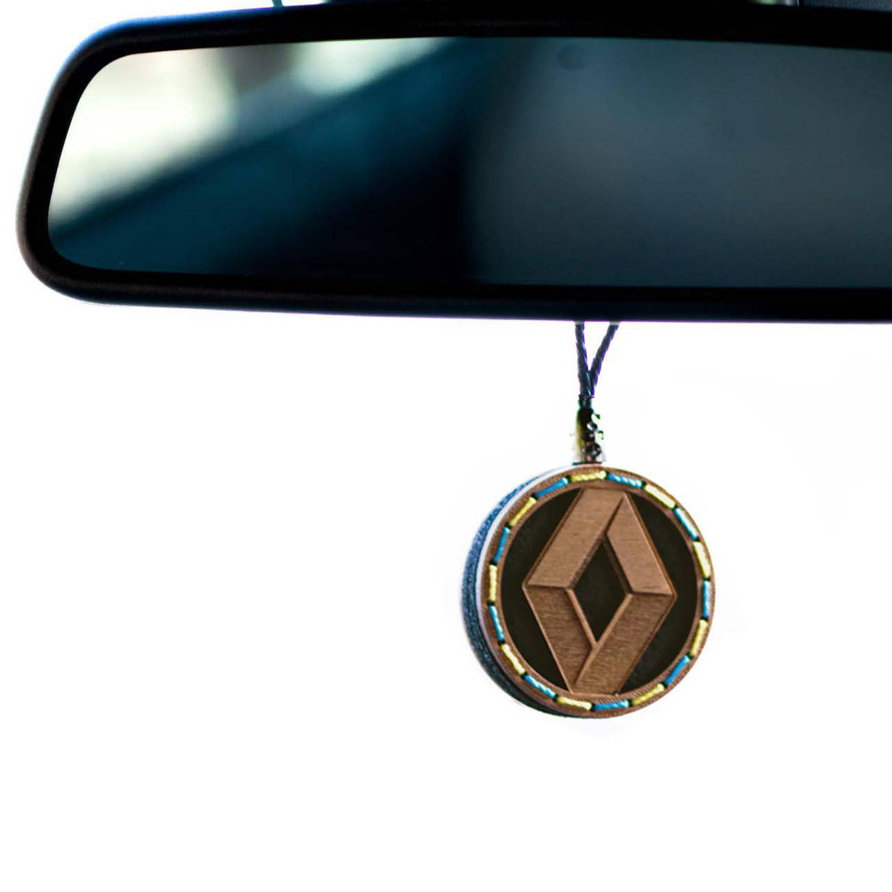 

Ароматизатор деревянный в машину Renault ручной работы, 6 см. Диня