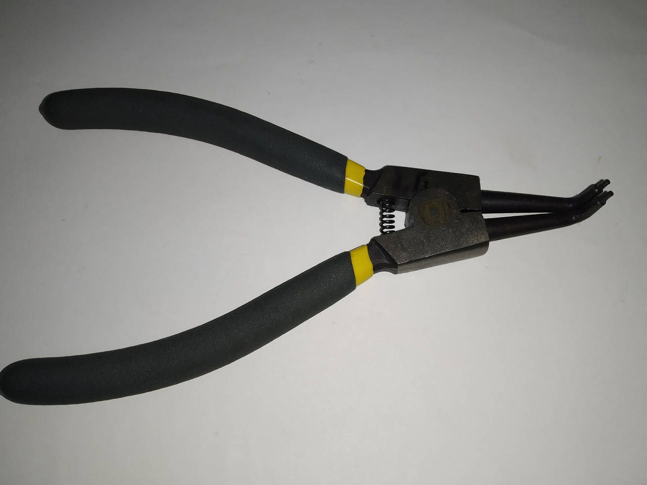 

Съёмник стопорных колец обрезин. 180 мм СЕГЕРА (наружные на разжим, загнутые)