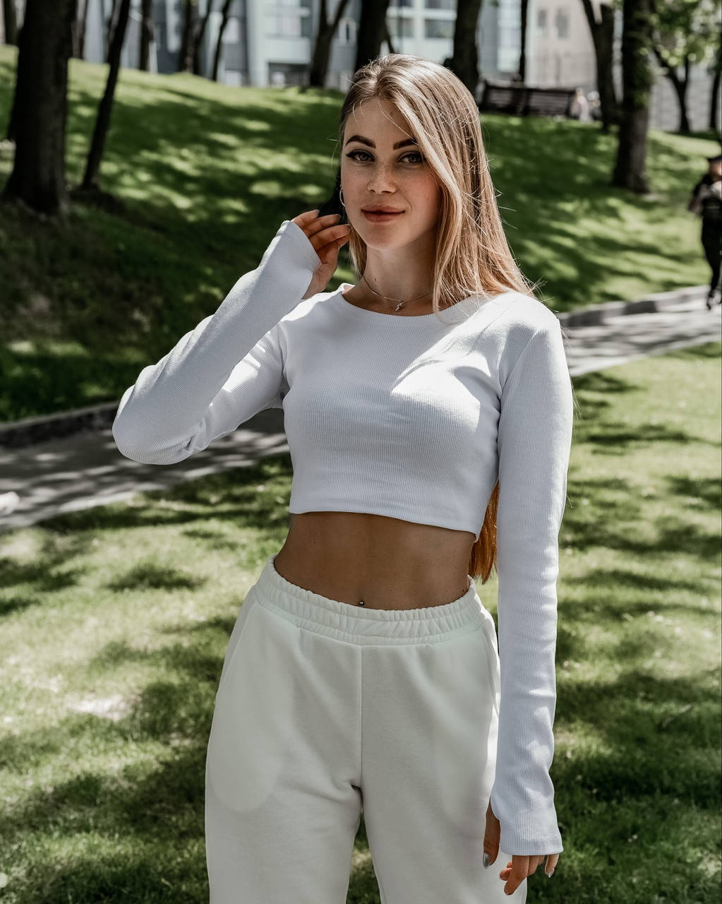 

Укороченная кофта Рибана белая, Белый