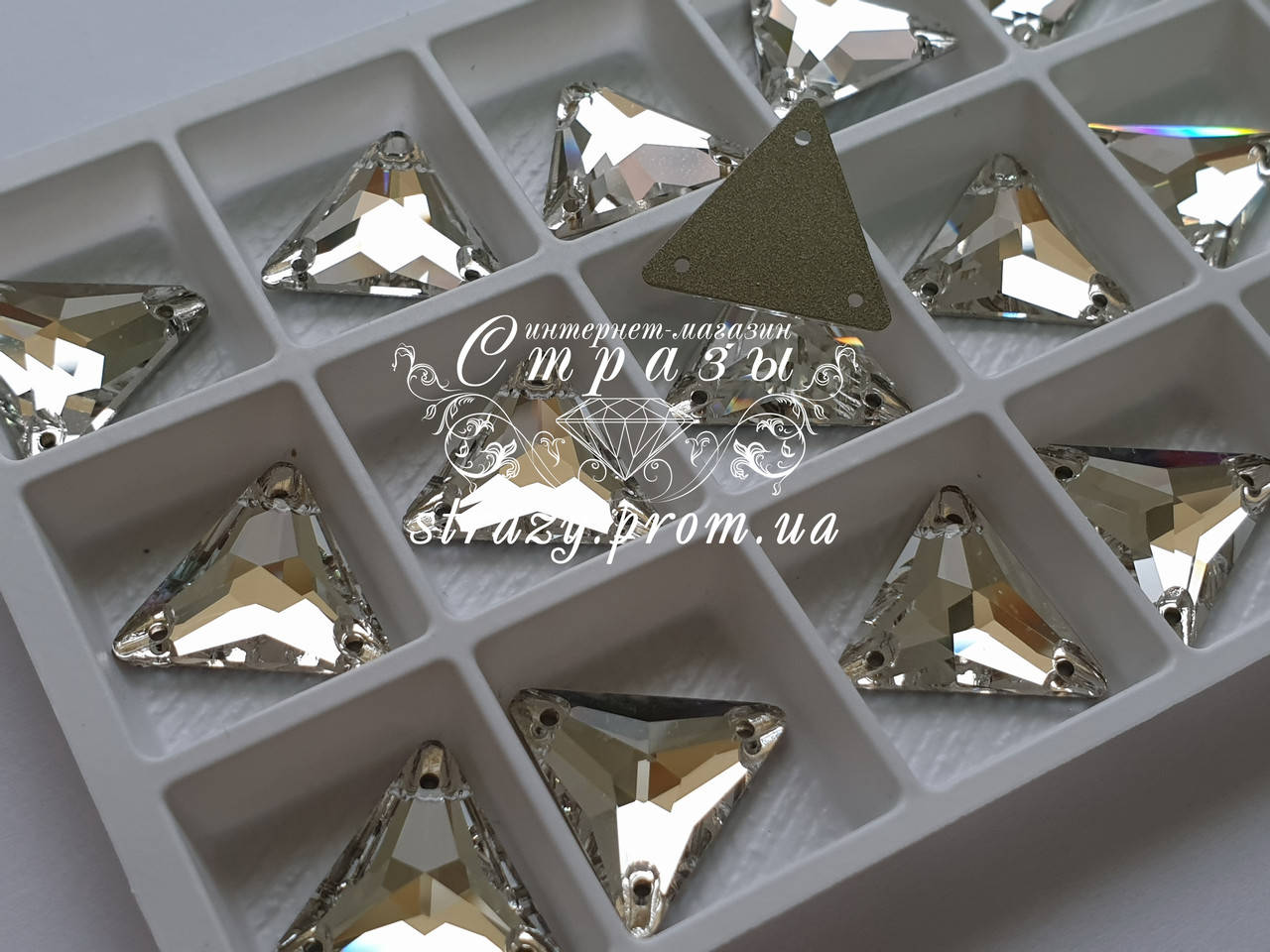

Стразы Lux Треугольник 12мм. Crystal
