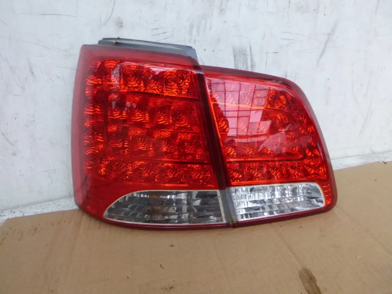 

Фонарь стоп KIA SORENTO Ліва W LED 2009-12 под заказ 2-4 дн