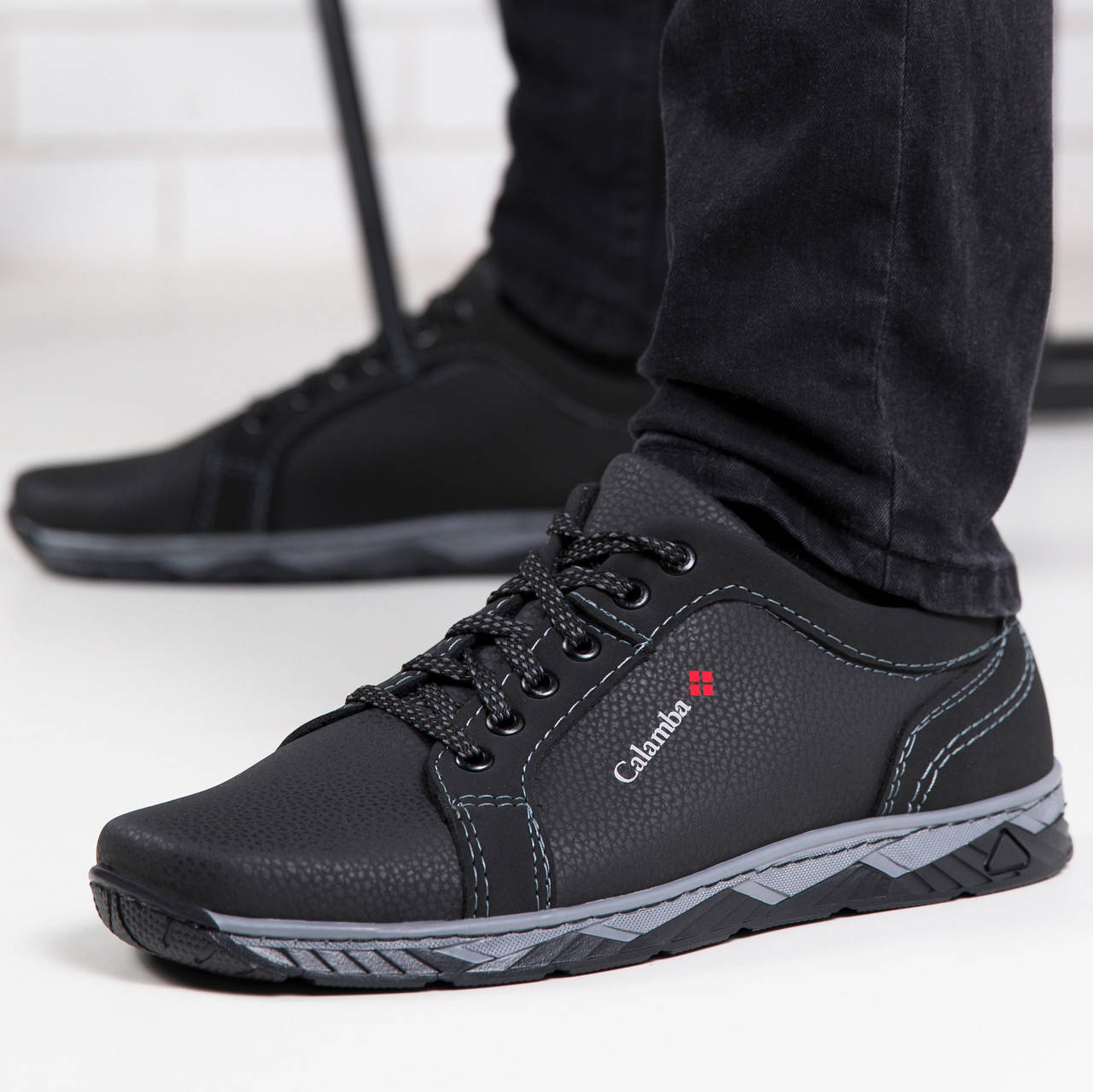 

Мужские кроссовки черные, Черный