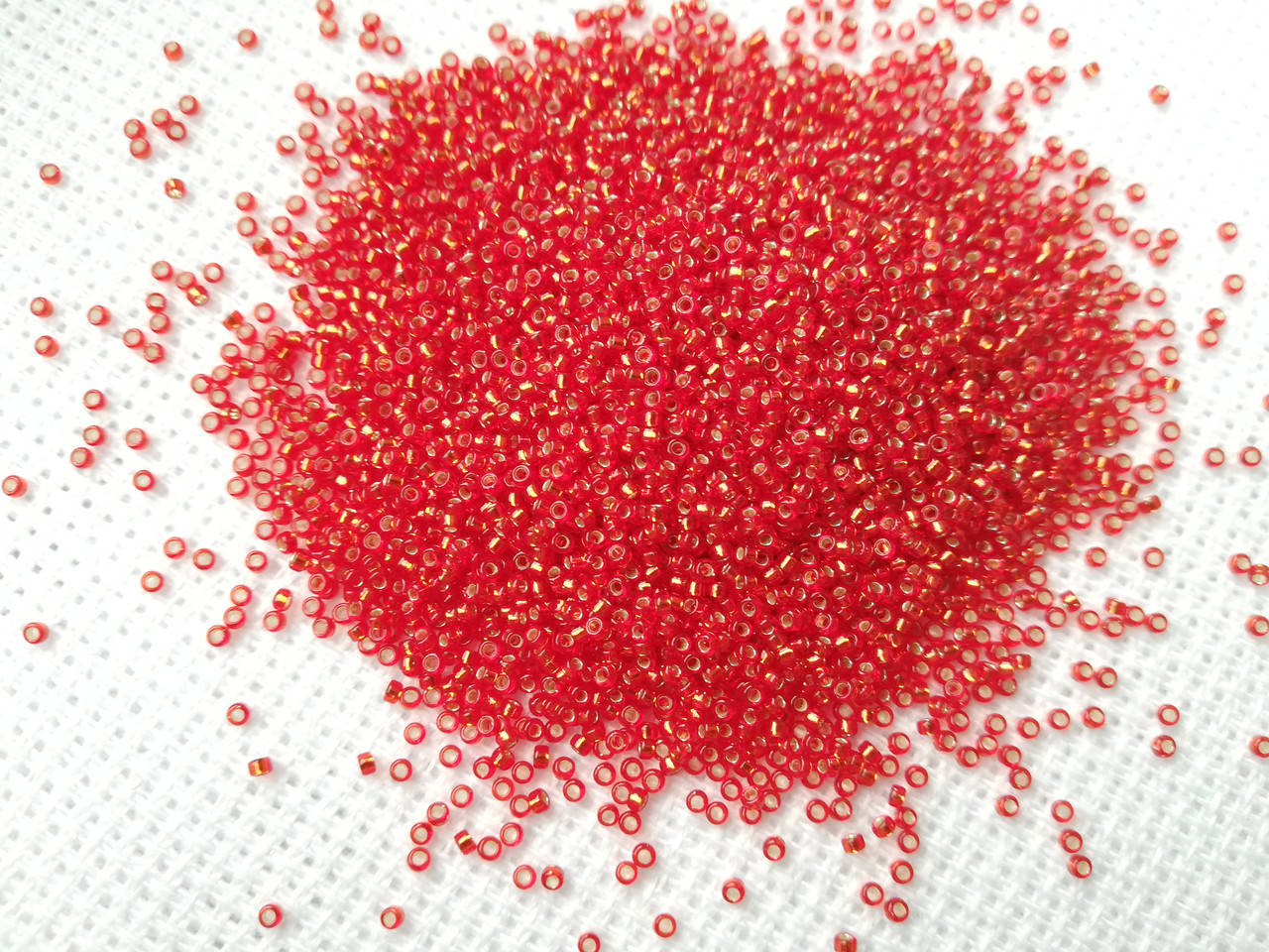 

Мiyuki 15/0 круглий 0010 Flame Red Silver Lined