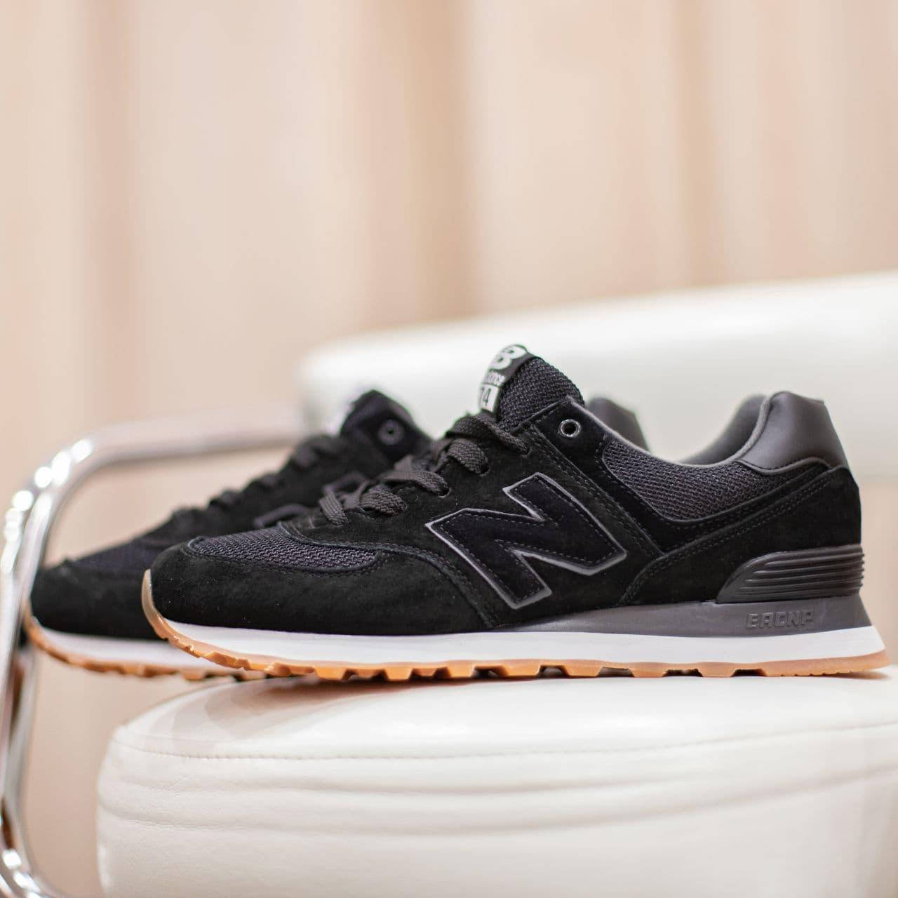 

Кроссовки New Balance 574 чёрные на белой подошве 41,42,43,44,45,46 46