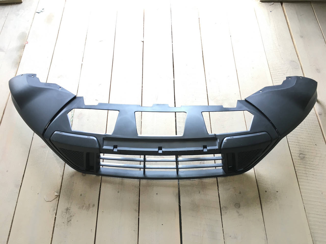 

Нижняя решетка и Спойлер нижний в сборе переднего бампера Ford Escape 17-19 неоригинал GJ5Z17D957-AA