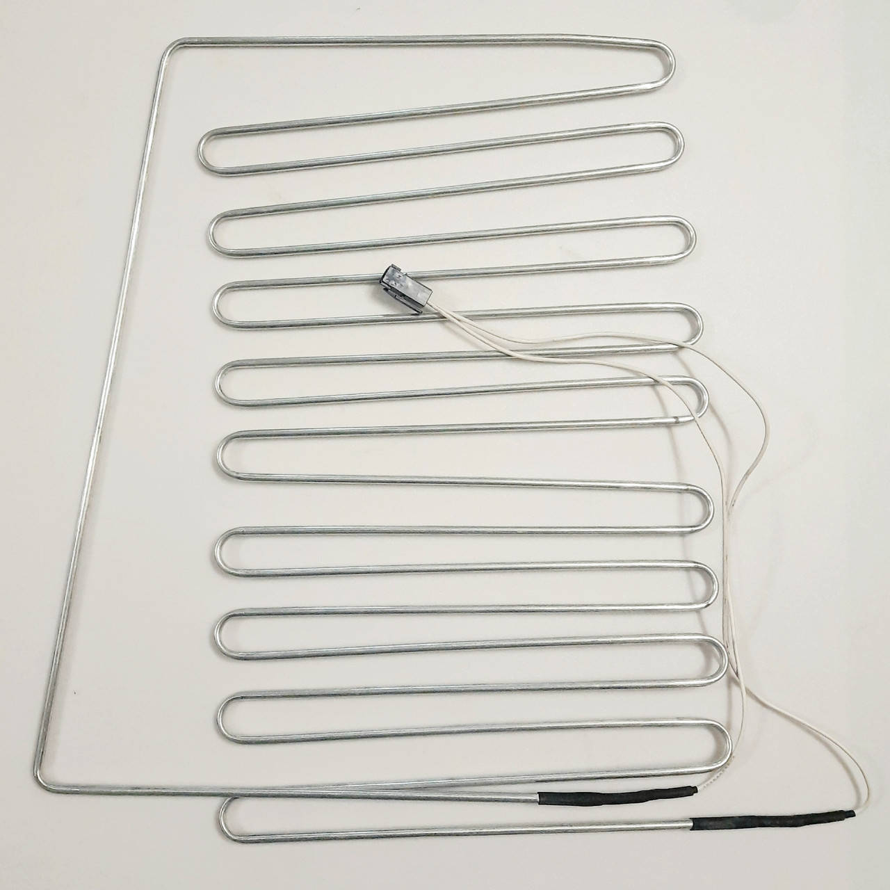 

Тэн оттайки испарителя для холодильника Bosch (Бош) 00648626