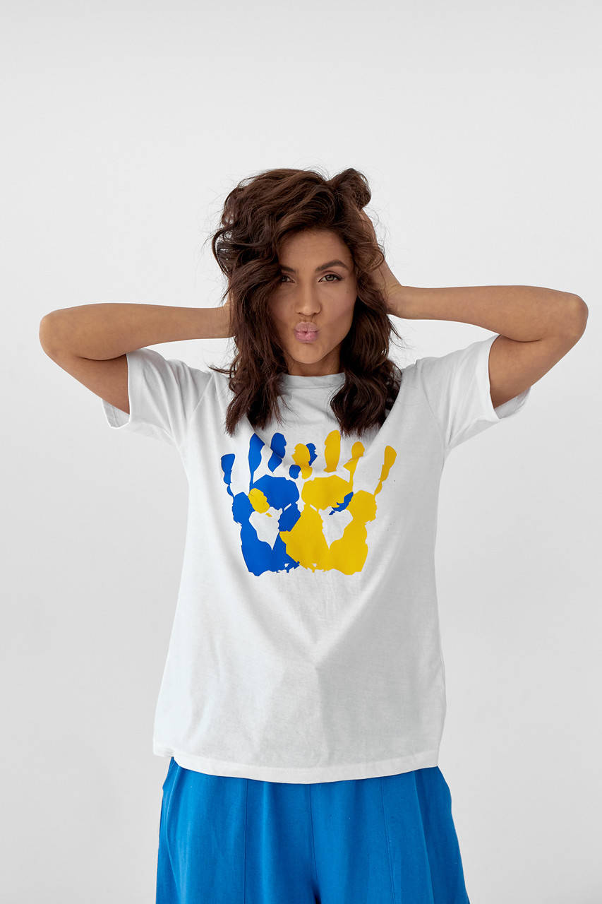 

Женская белая патриотическая футболка с принтом ладони L, Белый