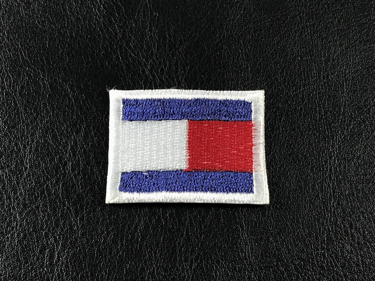 

Нашивка tommy hilfiger 40х30 мм, Разные цвета
