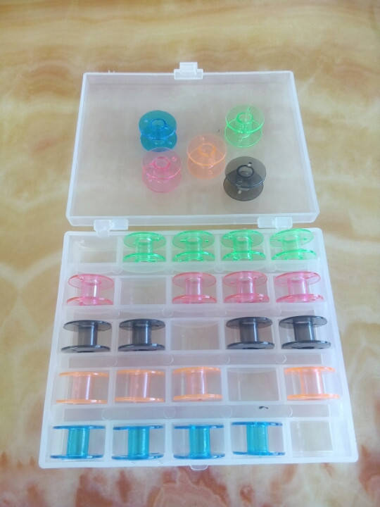 

Органайзер + шпульки 25шт бытовые пластмассовые набор