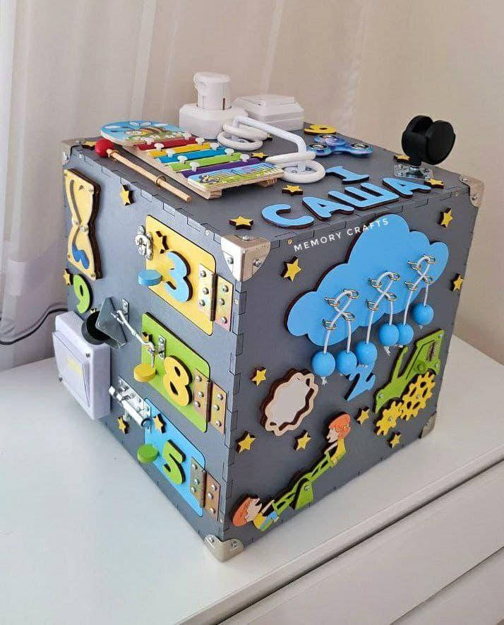 

Детская игрушка Бизикуб 30*30*30 см Бизиборд