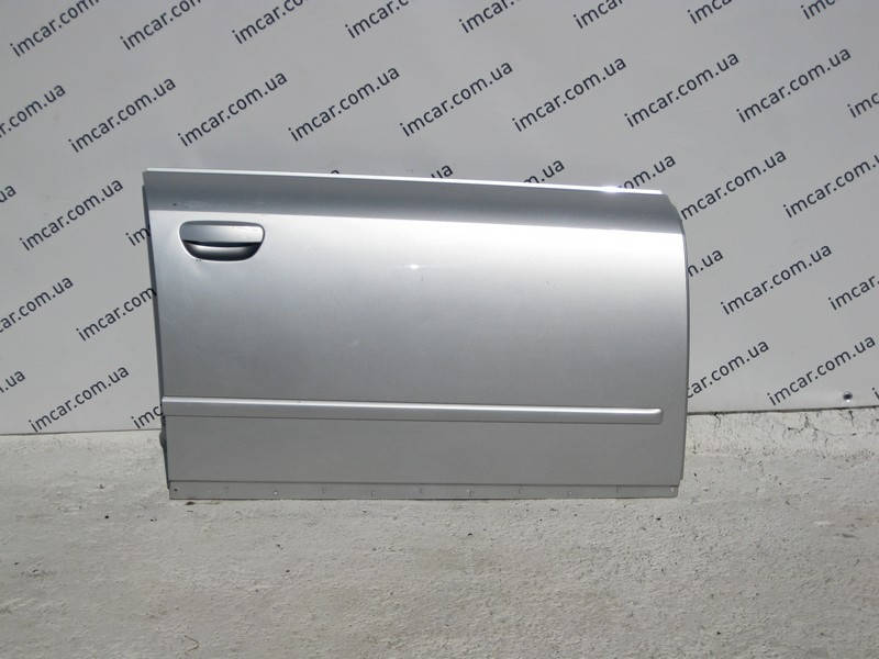 

VAG Дверь передняя правая Audi A4 B6 8E0831052